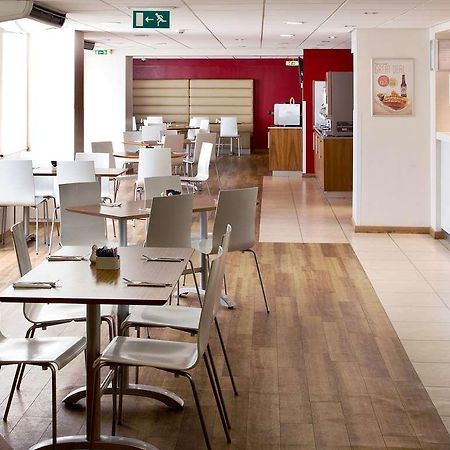 Premier Inn Worthing Seafront المطعم الصورة