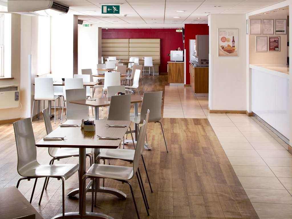 Premier Inn Worthing Seafront المطعم الصورة